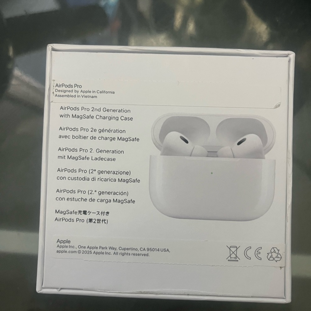 Apple AirPods Pro 2 with Charging Case - White - Picture 3 of 4